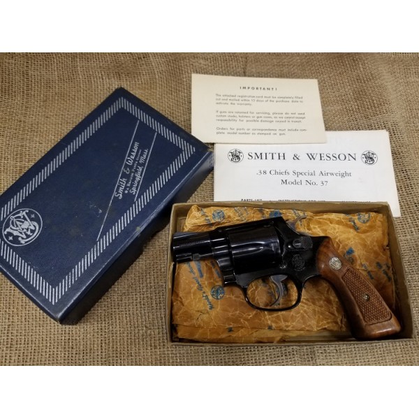 Smith and Wesson Model 37 Airweight w/Box