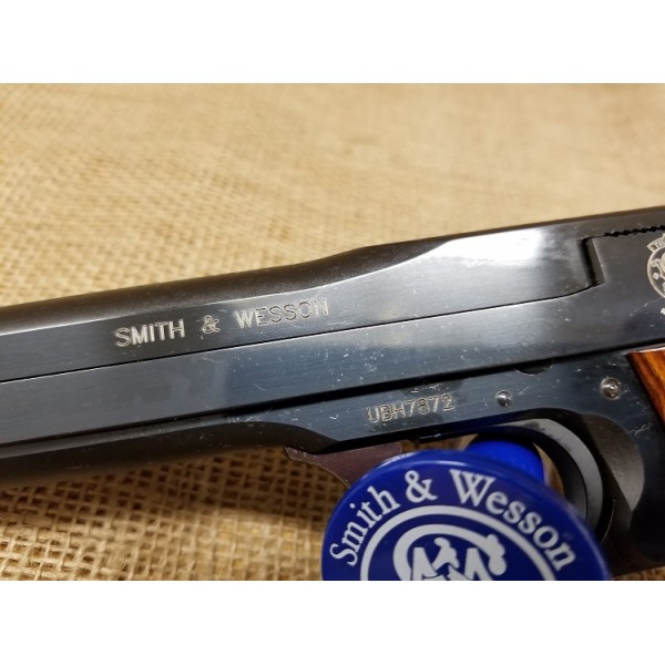 Smith and Wesson Model 41 Target Pistol 7.5 inch barrel later issue