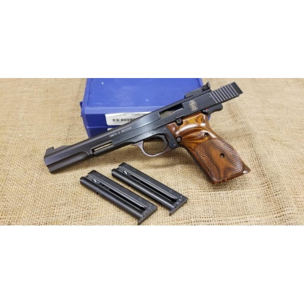 Smith and Wesson Model 41 Target Pistol 7.5 inch barrel