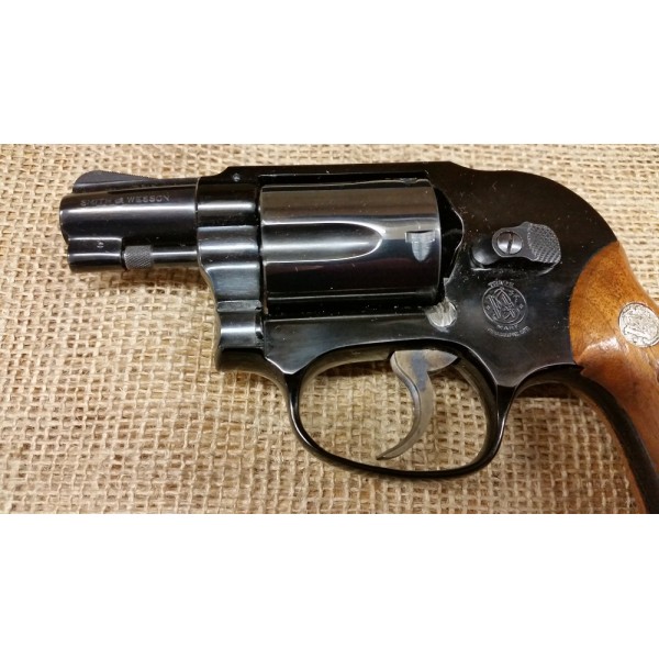 Smith and Wesson Model 38 no dash with box